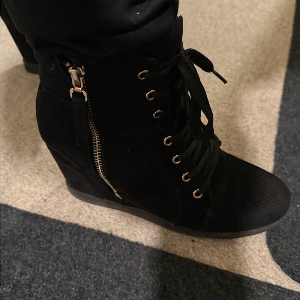 Stylish Black Ankle Boots with Gold Accents - Picture 6 of 6